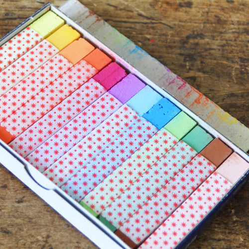 thumbnail image 2 of Staedtler (2360) - 12mm Thick Coloured Blackboard Chalks - Pack Of 12 Assorted Colours 2 of 14