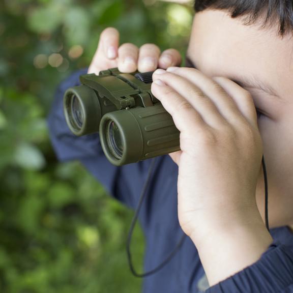 Adventure is just around the corner when your kid gets their hands on a pair of Huckleberry Binoculars. They are wonderful for birdwatching and discovering nature.