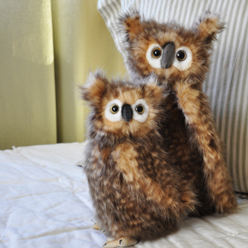 This Great Horned Owl. has a movable head and bendable feet making this toy beautifully realistic. Individually hand crafted, true to life.